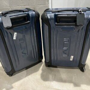 Tumi Vapor Lite lightweight International Carry On Luggage Sky Blue x 2